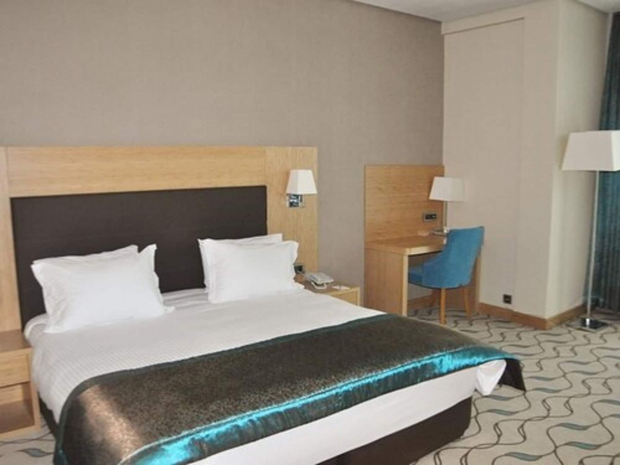 มาร์กี โฮเต็ล Hotel เอดีร์เน ภายนอก รูปภาพ A room at the hotel