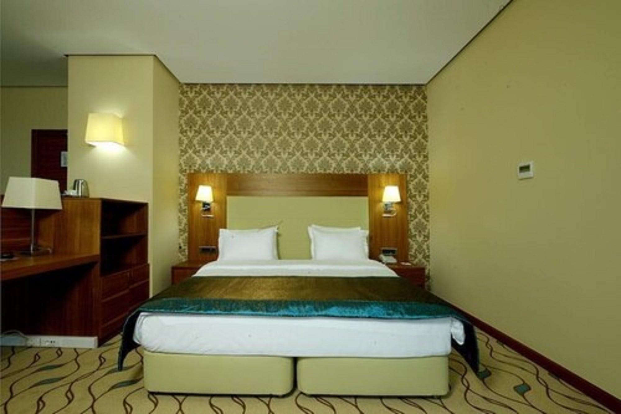 มาร์กี โฮเต็ล Hotel เอดีร์เน ภายนอก รูปภาพ A room at the hotel