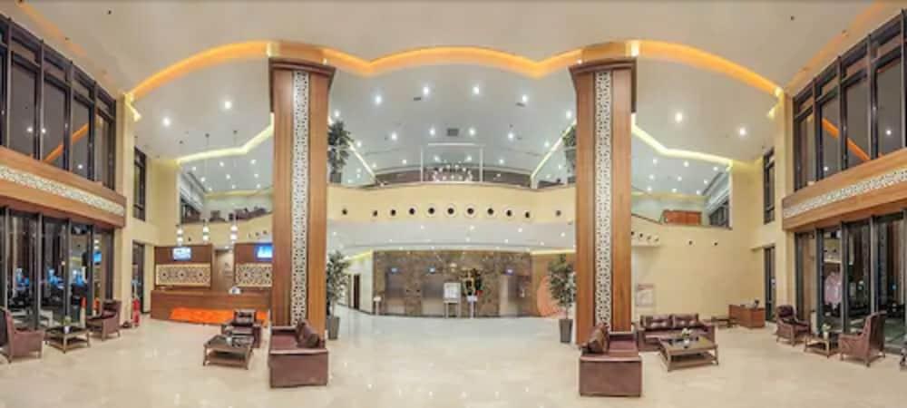 มาร์กี โฮเต็ล Hotel เอดีร์เน ภายนอก รูปภาพ The lobby of the hotel
