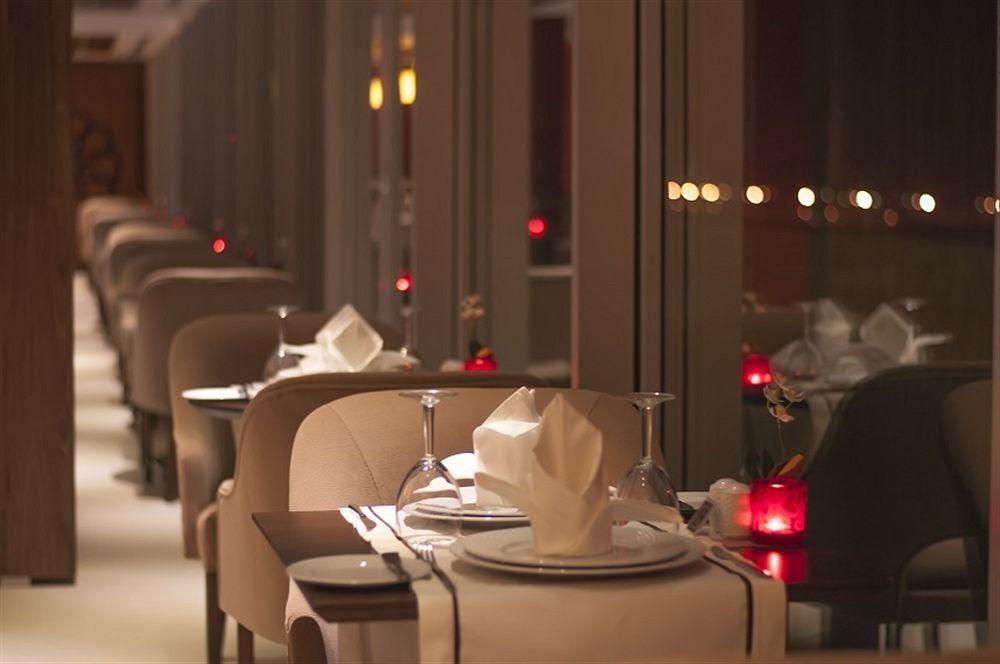 มาร์กี โฮเต็ล Hotel เอดีร์เน ภายนอก รูปภาพ The interior of the restaurant