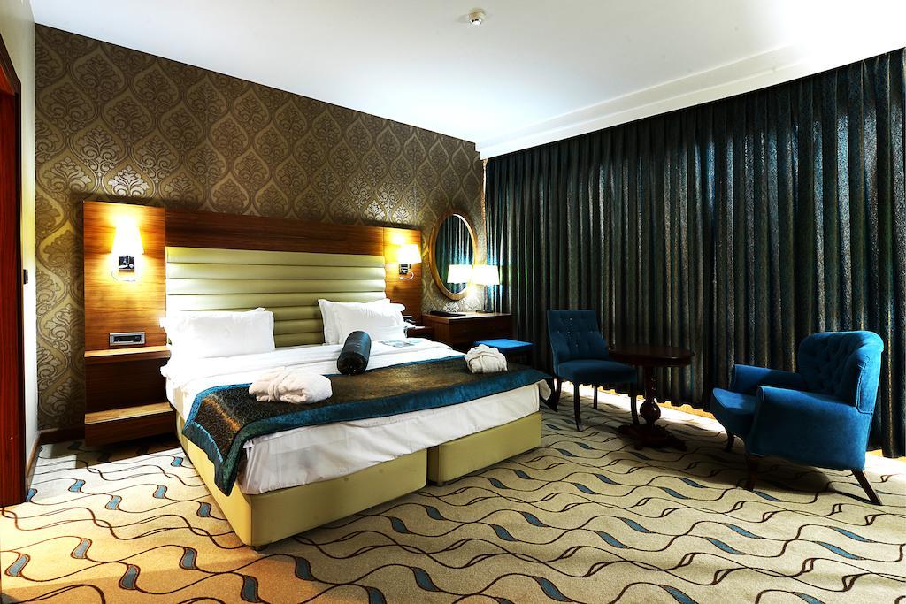 มาร์กี โฮเต็ล Hotel เอดีร์เน ภายนอก รูปภาพ A room at the hotel