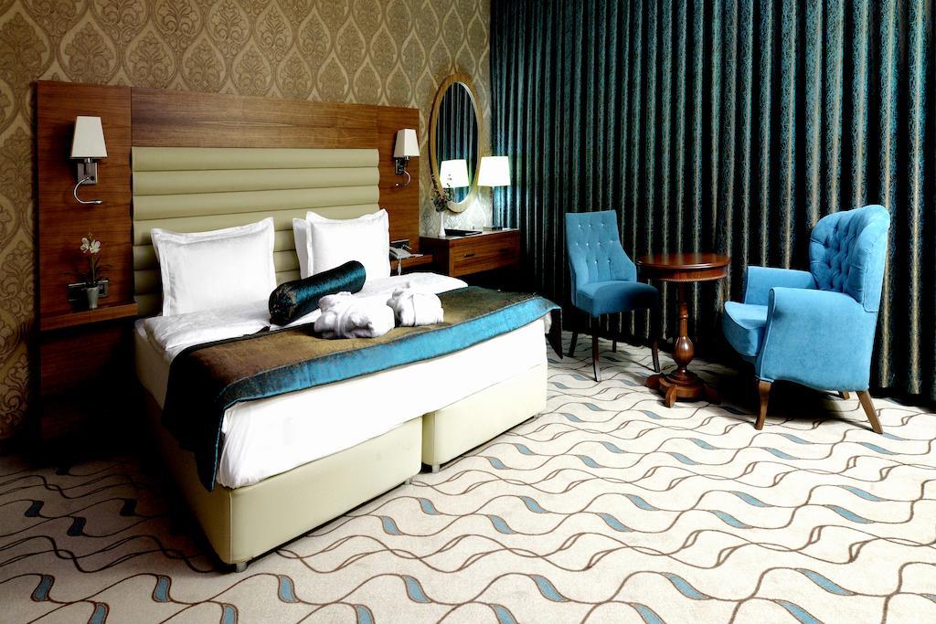 มาร์กี โฮเต็ล Hotel เอดีร์เน ภายนอก รูปภาพ A bedroom at the hotel