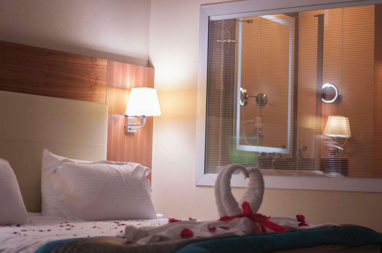 มาร์กี โฮเต็ล Hotel เอดีร์เน ภายนอก รูปภาพ A room at the hotel